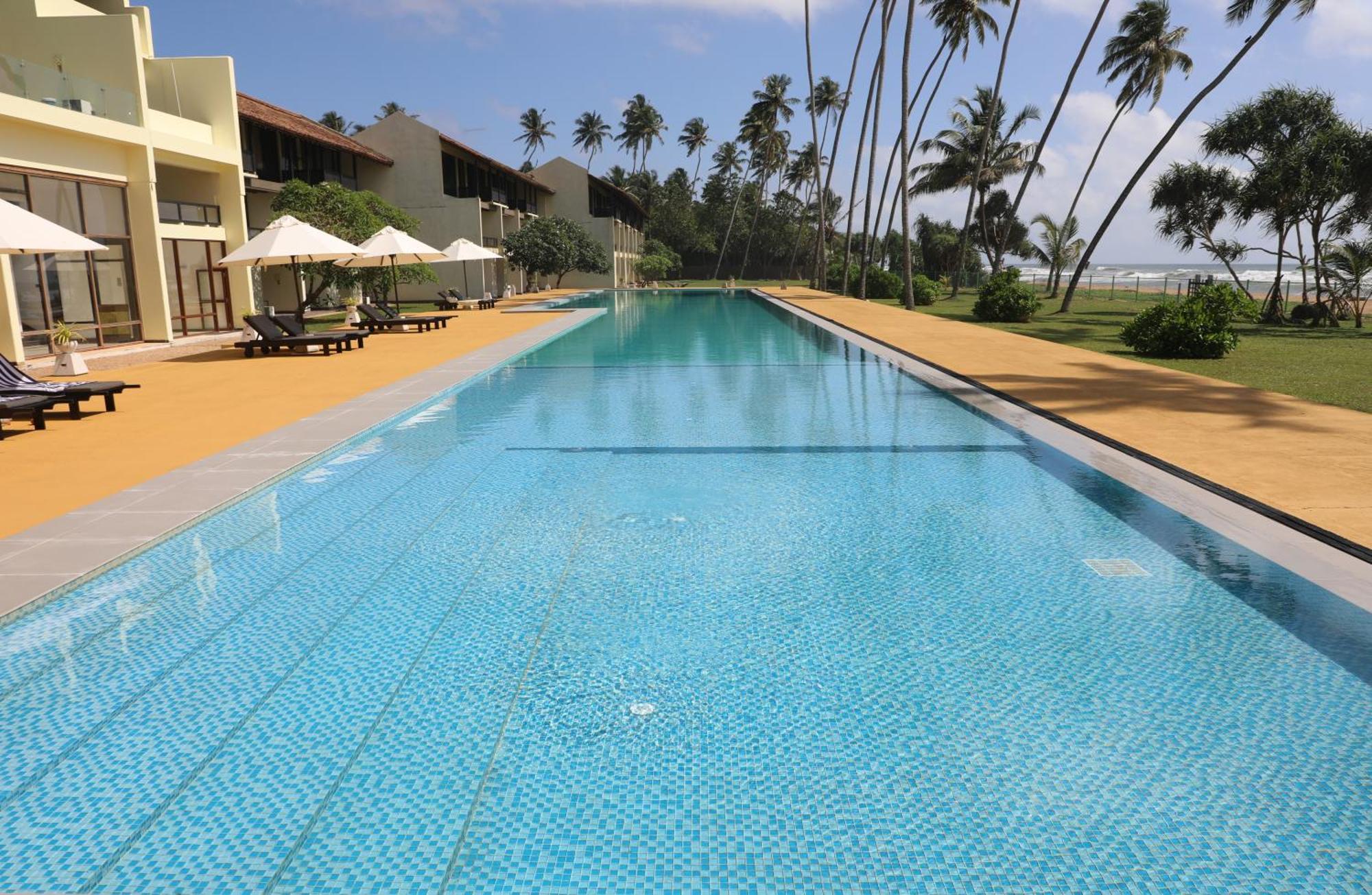 Grand Beach Wadduwa Exterior photo