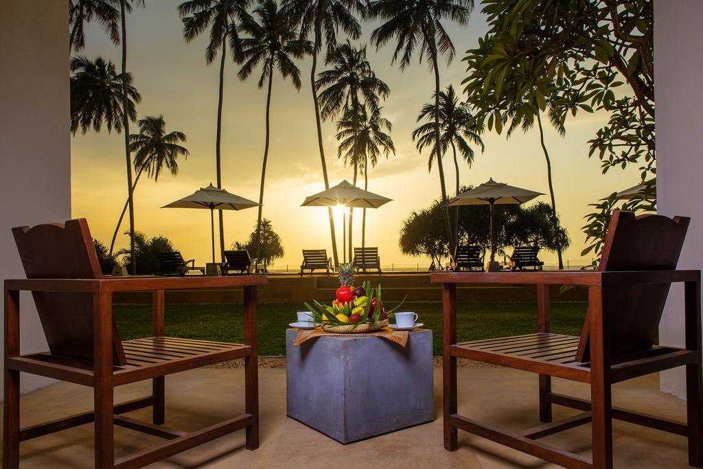 Grand Beach Wadduwa Exterior photo