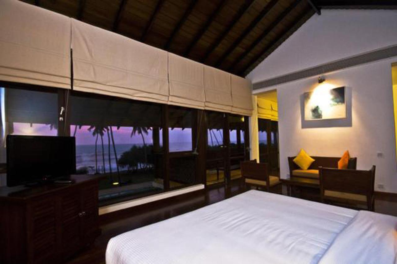 Grand Beach Wadduwa Exterior photo