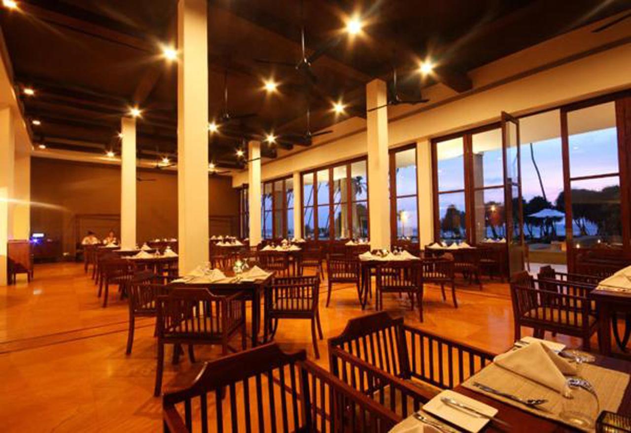 Grand Beach Wadduwa Exterior photo